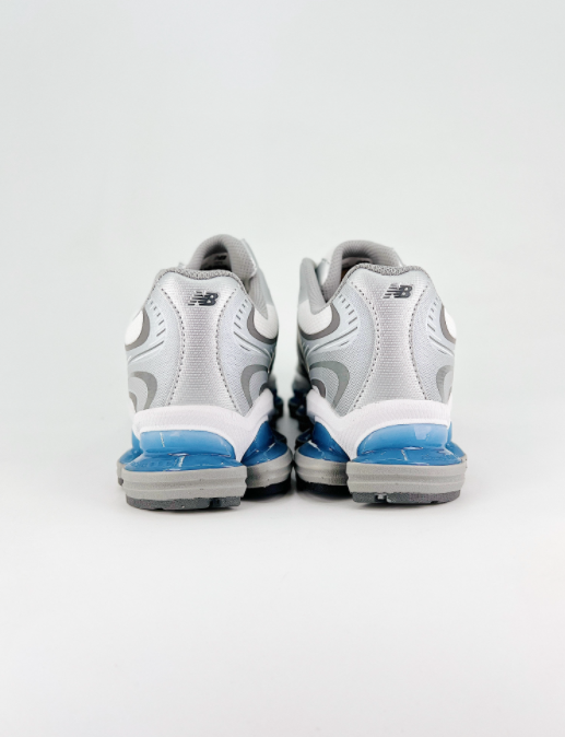 New Balance U2000AA grigio/bianco (modello non uscito ancora in Italia)