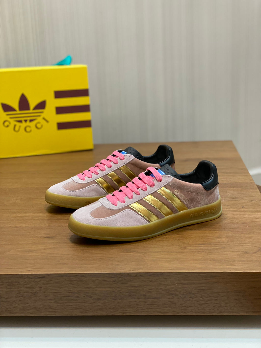 Adidas x Gucci Gazelle Pink Velvet - VIBES MILANO