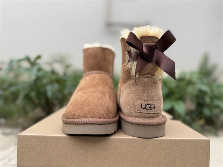 UGG Mini Bailey Bow II Boot castagna