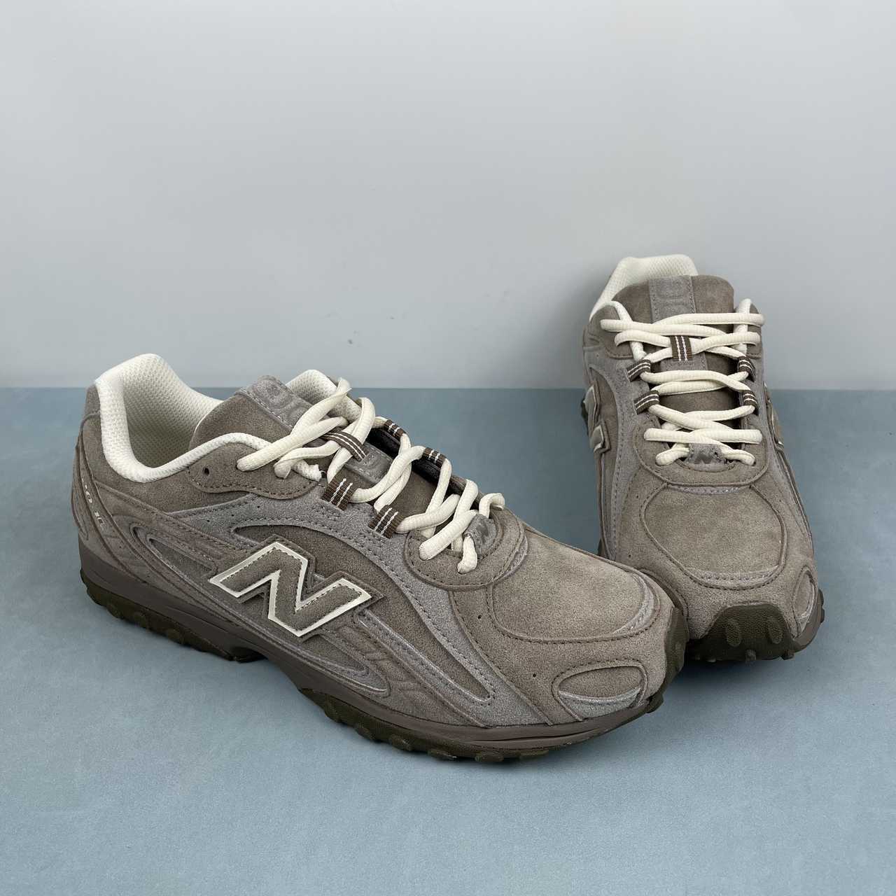 New Balance 204 L Mushroom & Arid Stone