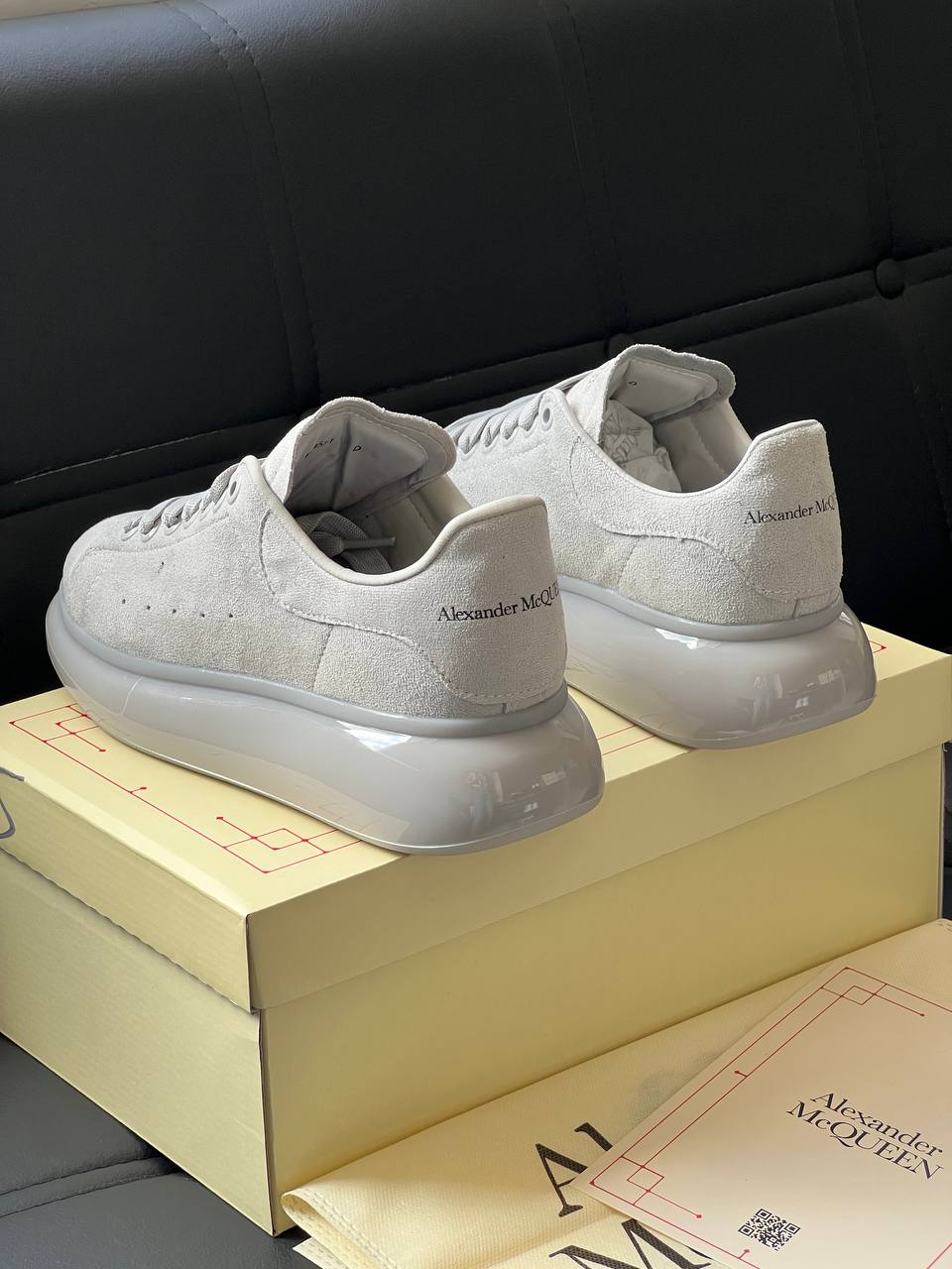 Alexander McQueen sneakers oversize transparent base grey