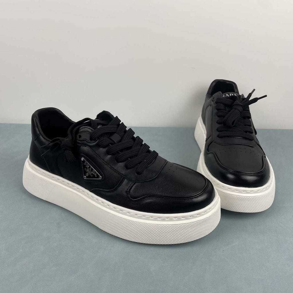Prada sneakers in pelle con platform nero