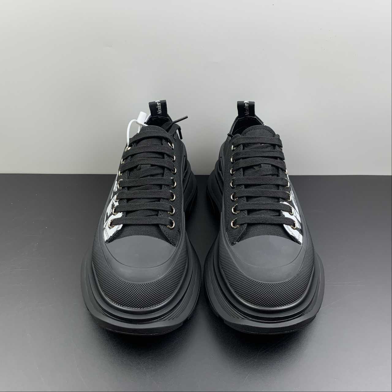 Alexander McQueen Tread Slick sneakers nera