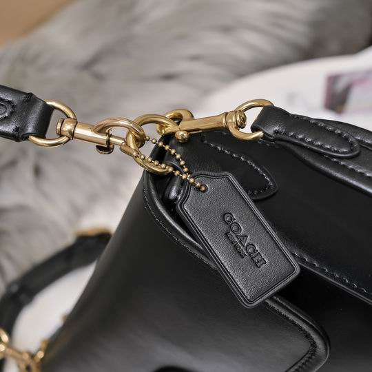 Borsa in pelle Coach nero con tracolla e zip esterna