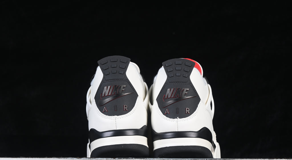 Nike Air Jordan 4 Retro "Flight Club"