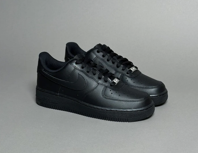 Nike Air Force 1 Black Low