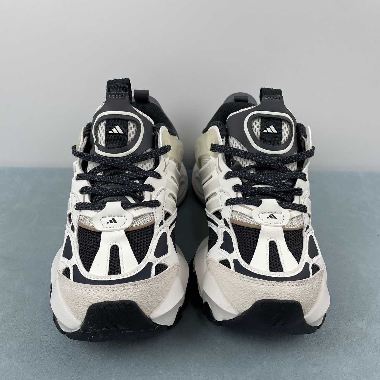 Adidas XLG Runner Deluxe sneakers beige