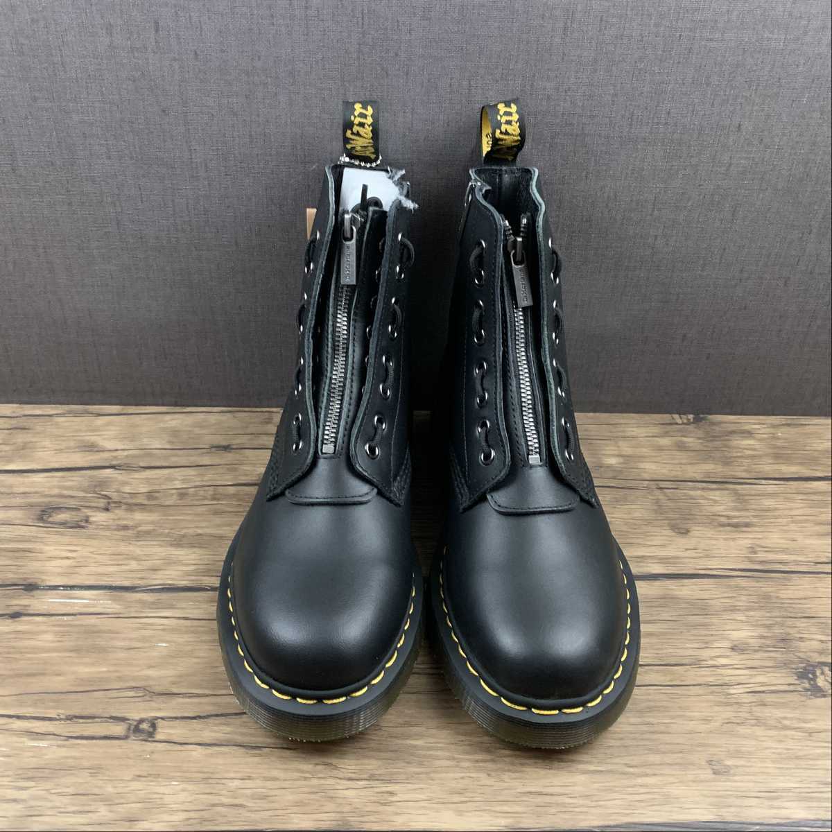DR. MARTENS Stivaletto 1460 Pascal nero con zip centrale