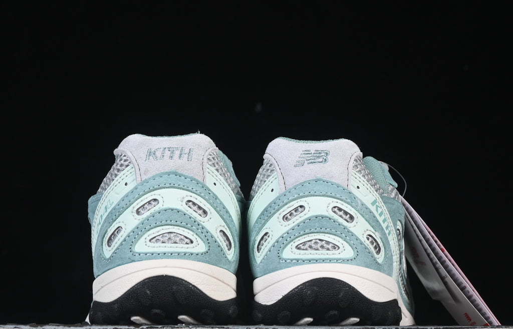 New Balance 204L KITH Celadon