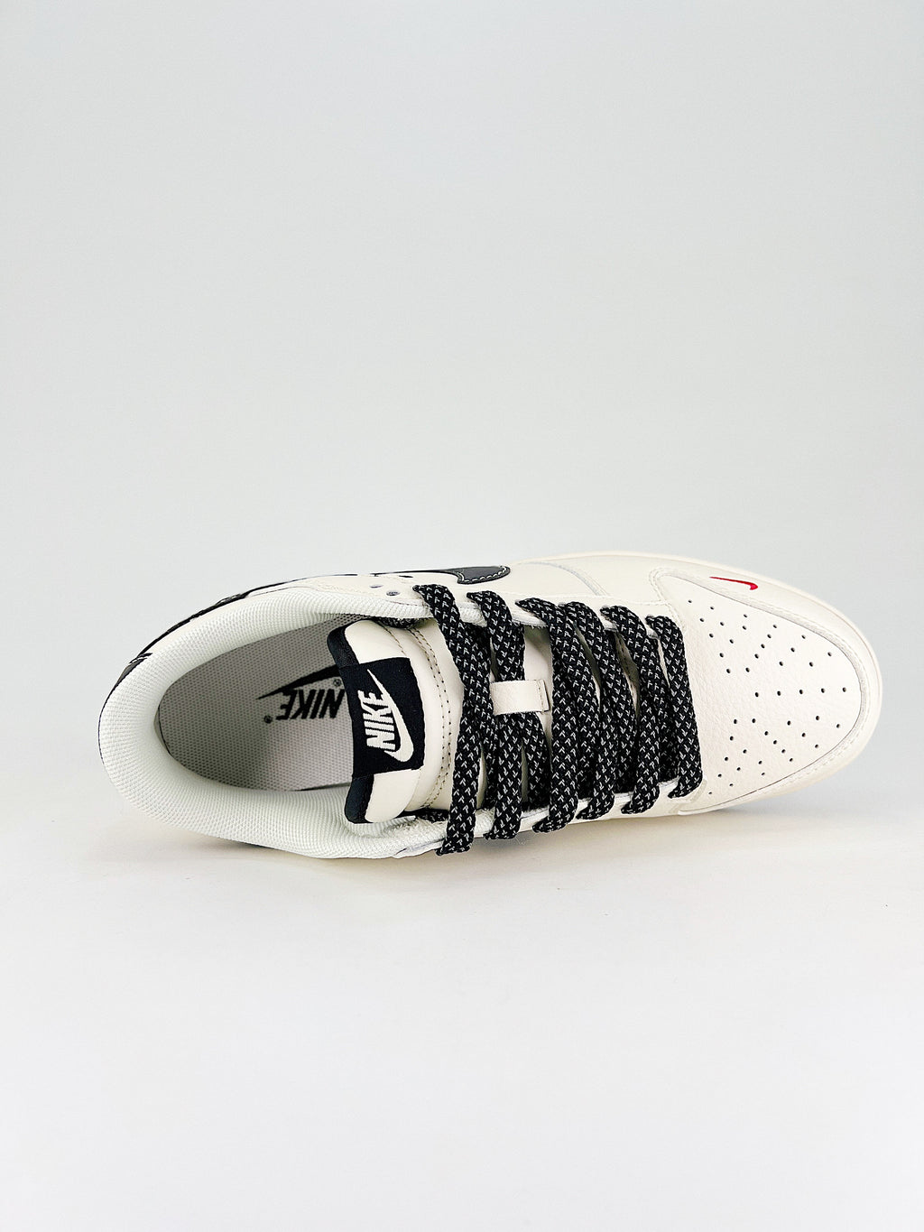 Nike New Dunk SB Supreme bianco