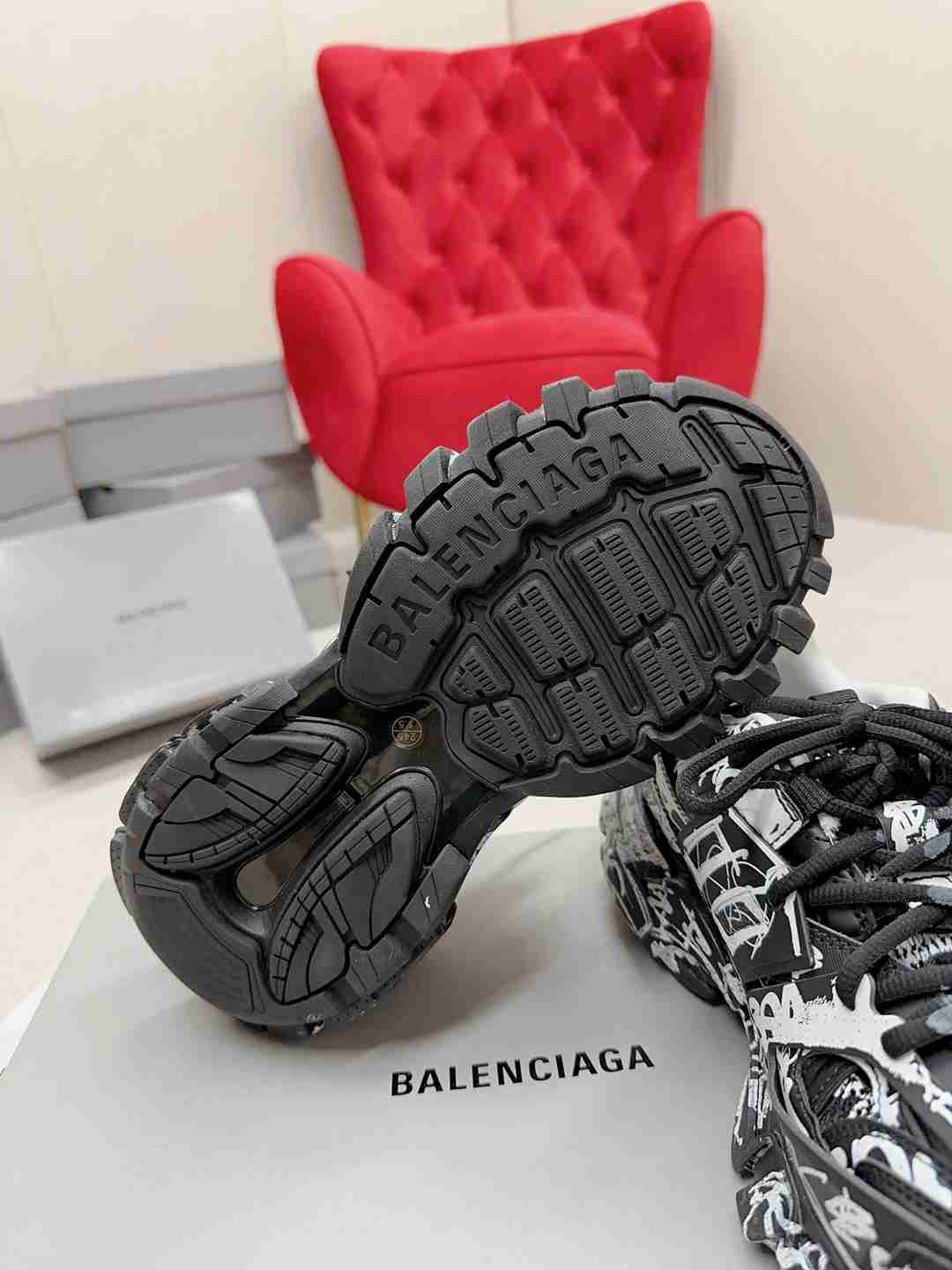 Balenciaga Sneakers Track 3.0 Graffiti