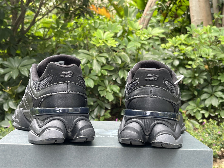 New Balance NB 9060 Triple Black pelle