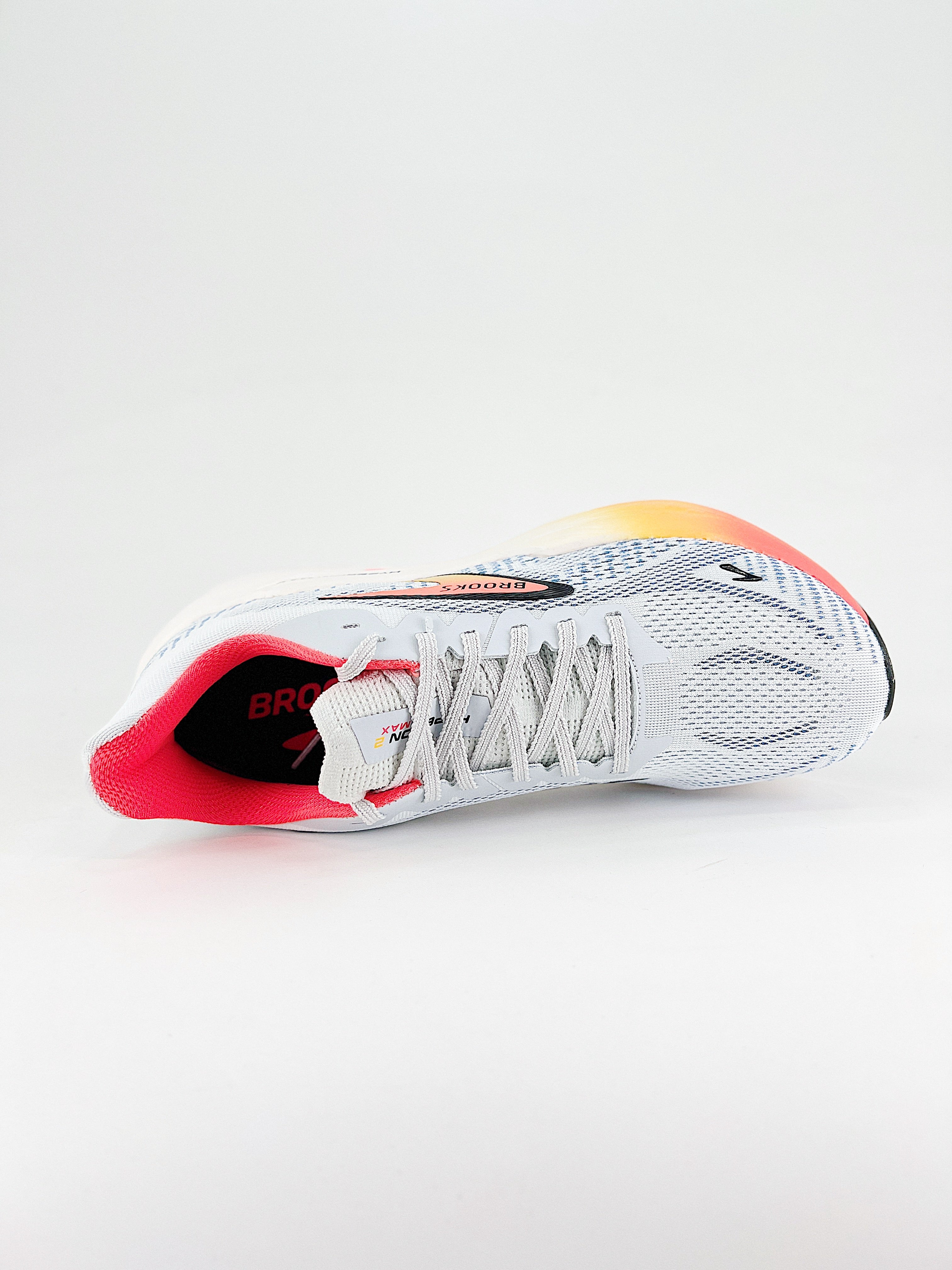 Brooks Hyperion Max 2 grigio chiaro
