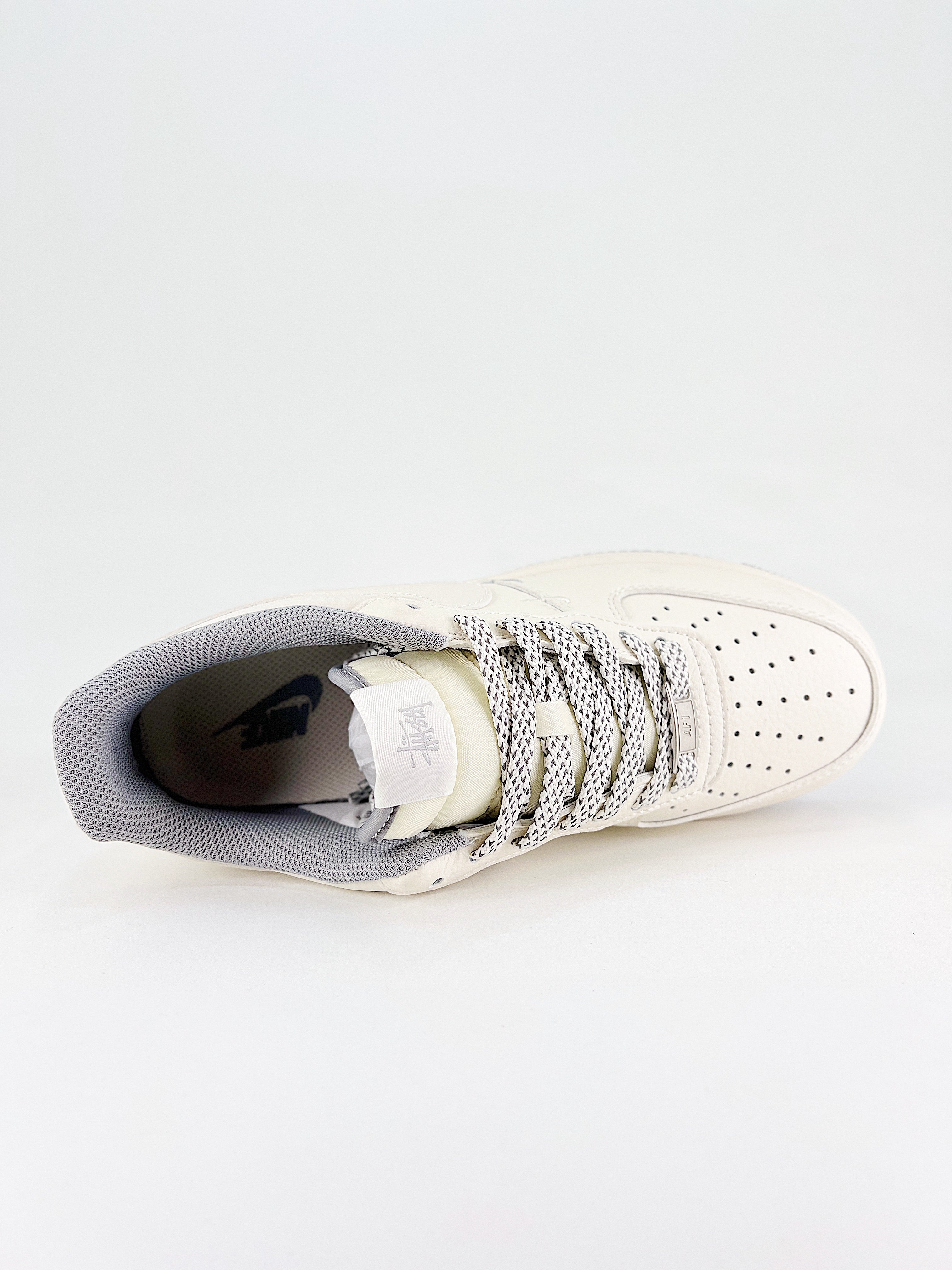 Nike Air Force 1 07 Low x Stussy white