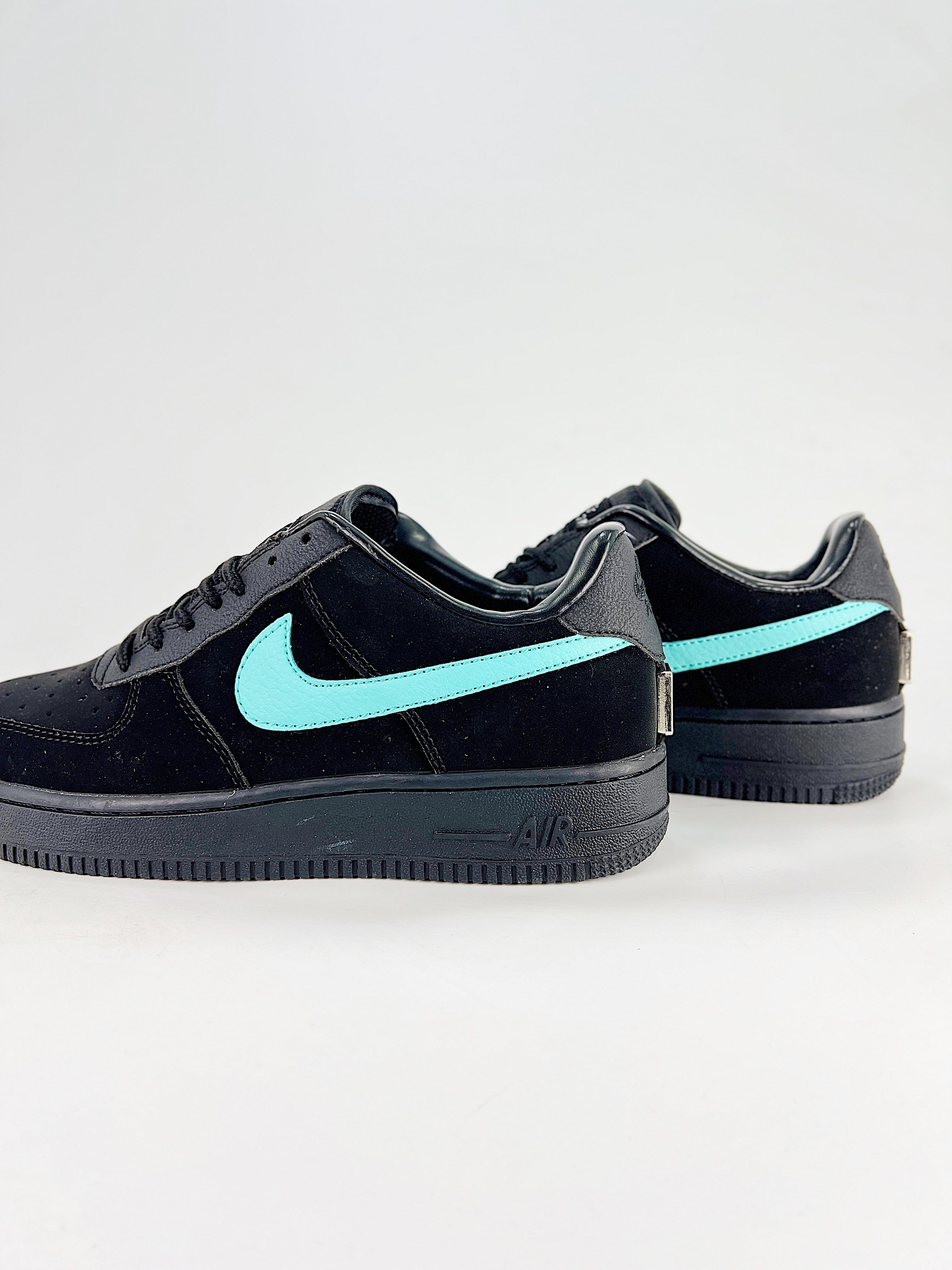 Nike Air Force 1 ’07 Low x Tiffany & Co