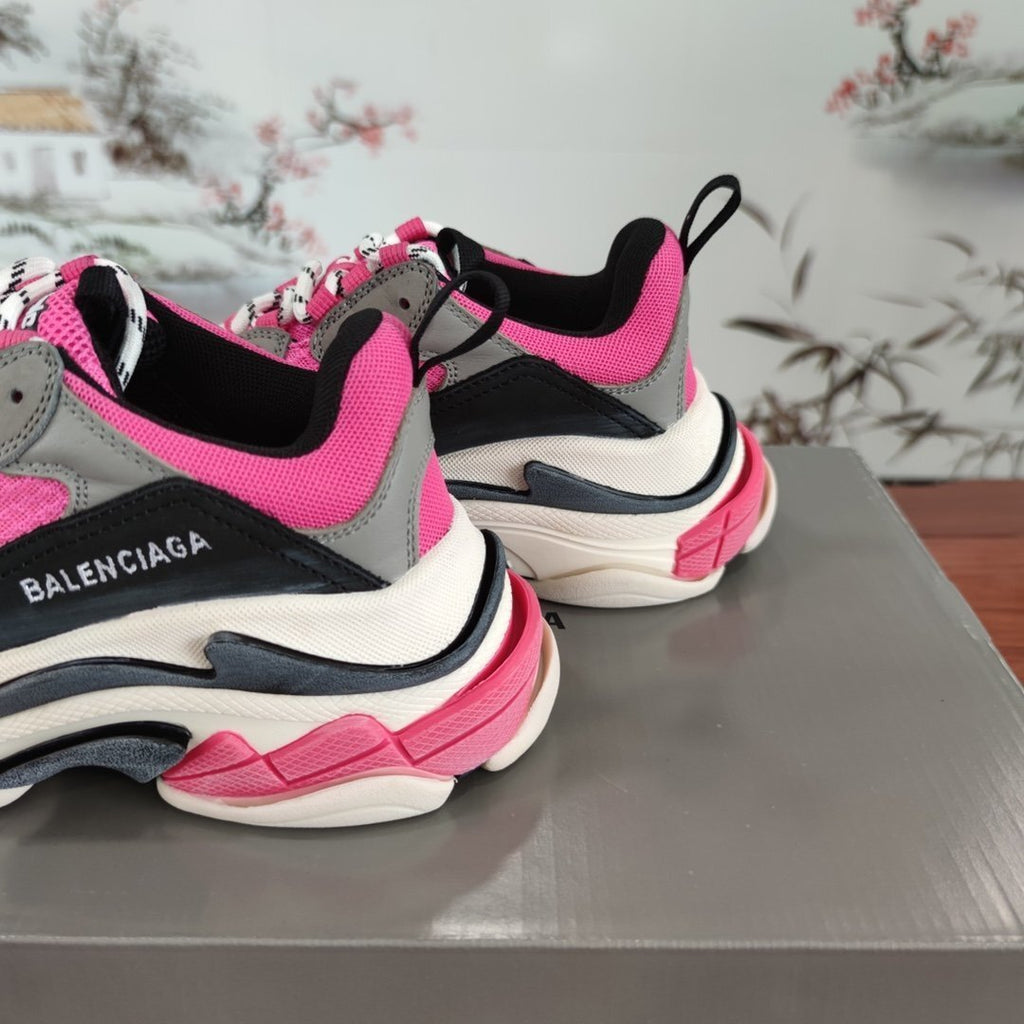 Balenciaga Sneakers Triple S Pink Black White - VIBES MILANO