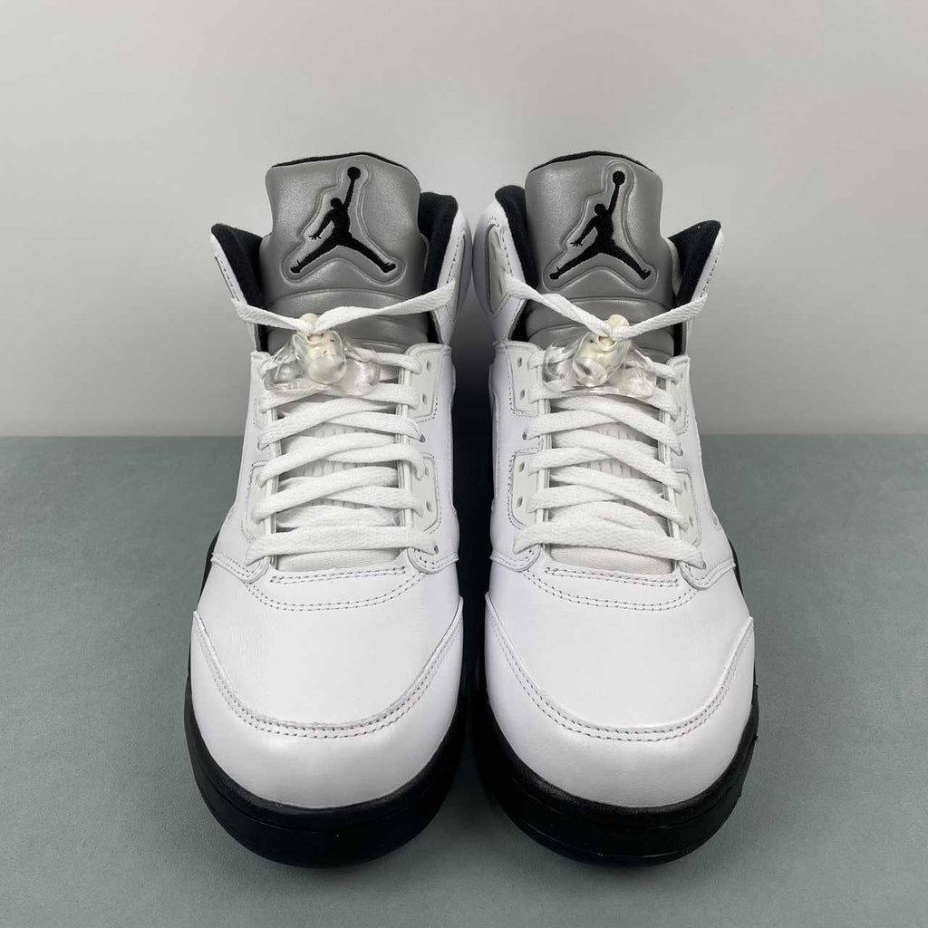 Nike Air Jordan 5 Retro White & Black Reverse Metallic - VIBES MILANO