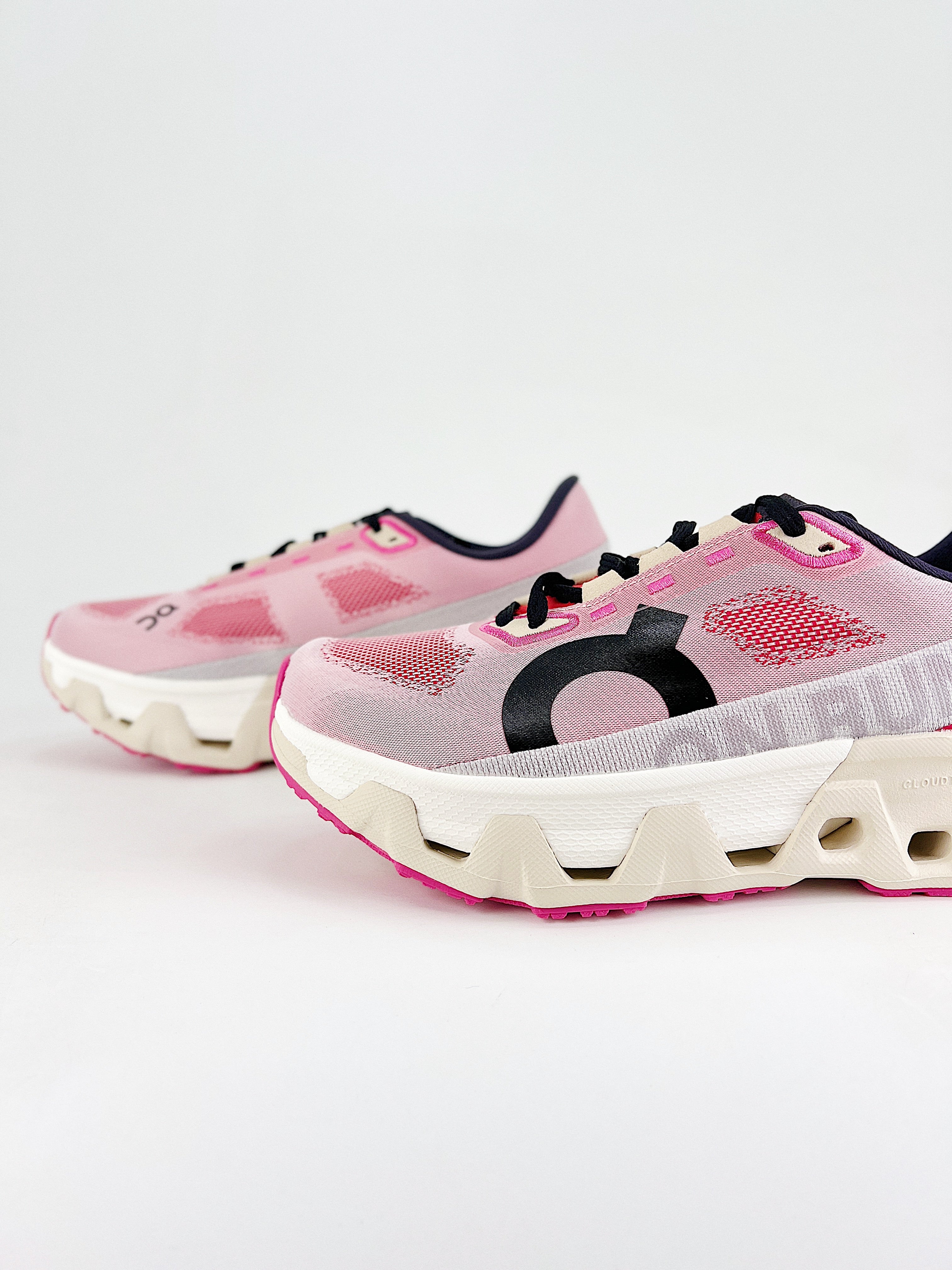 On Cloud Running Cloudmonster Hyper WMNS Red-Cream