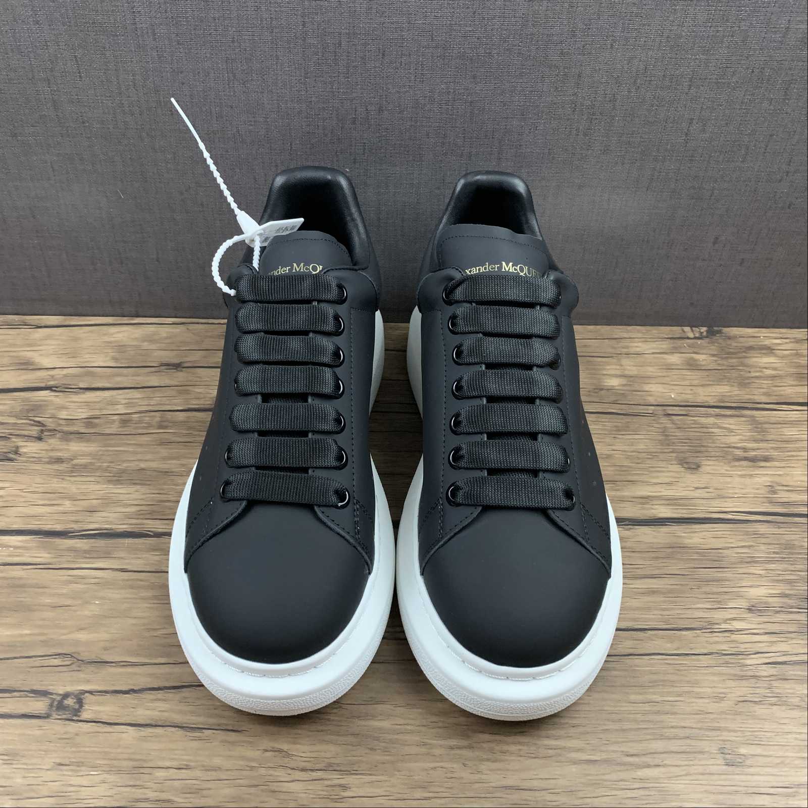 Alexander McQueen sneakers suola oversize Black