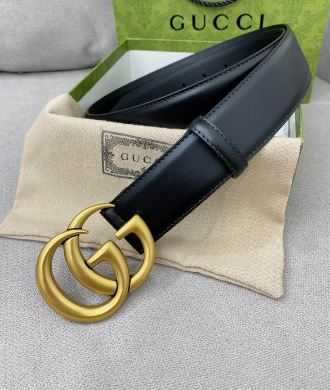 Cintura Gucci in vera pelle nera larghezza 4 cm.