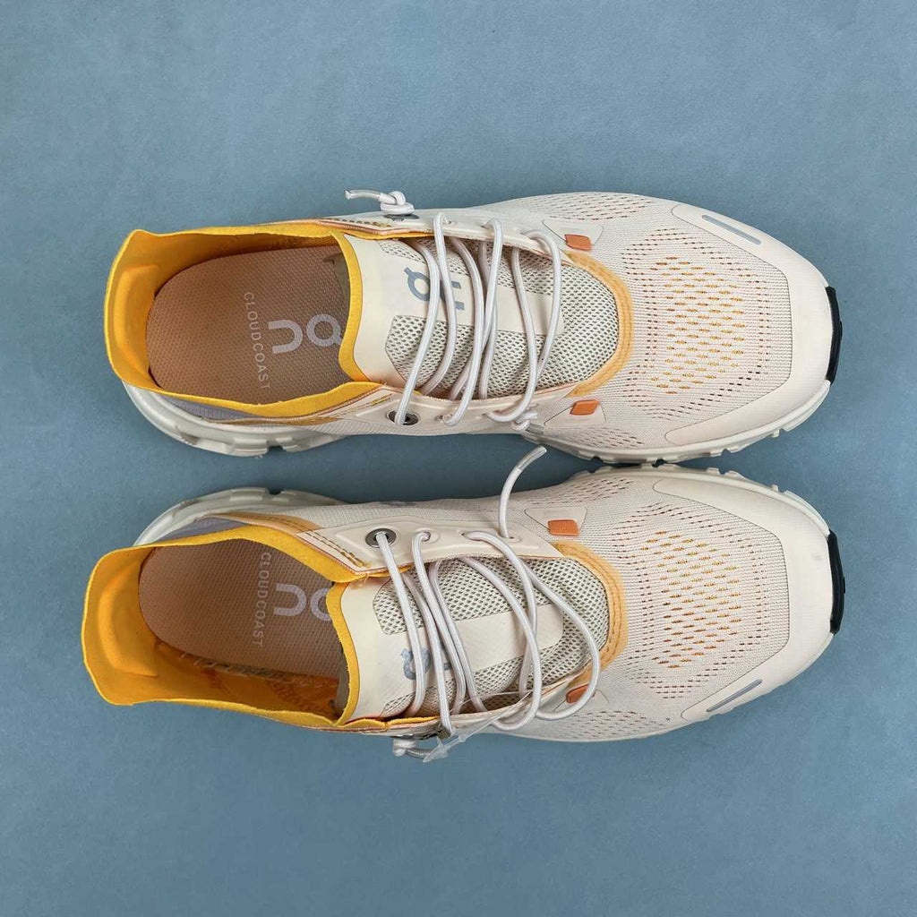 On Cloud 6 Coast sneakers da running e streetwear Gold - VIBES MILANO