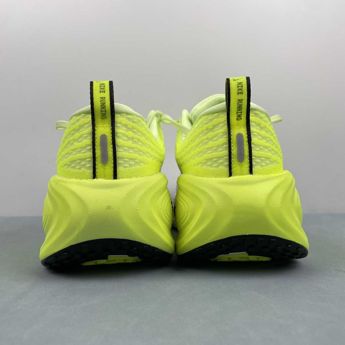 Nike Vomero Plus Running Shoes White Fluorescent Green – Daily Trainer Ammortizzato