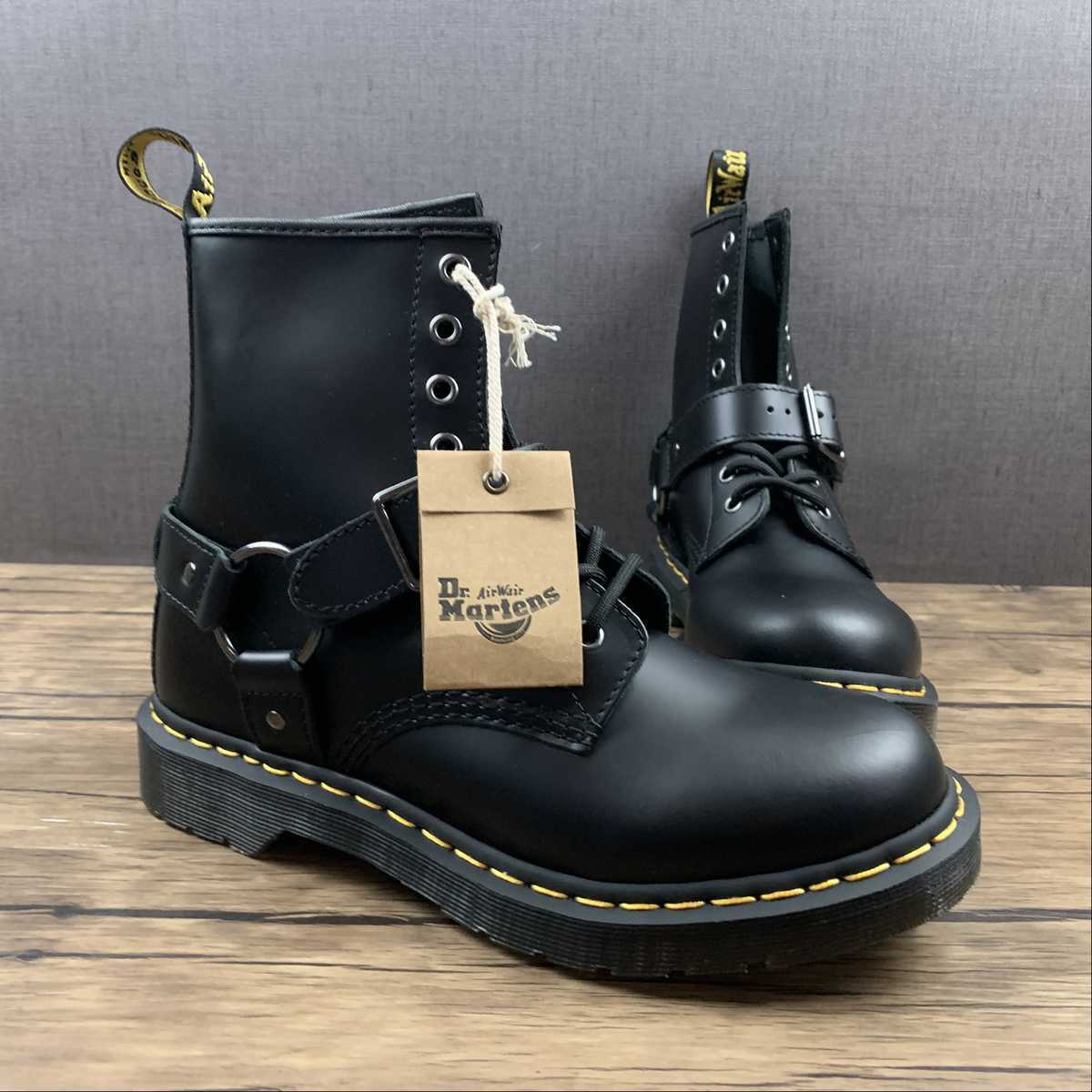 DR. MARTENS Stivaletto stringato 1460 Harness in pelle liscia nera lucida