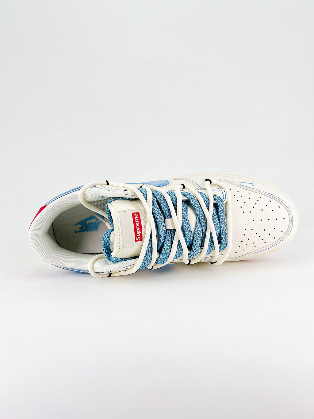 Nike New Dunk SB Supreme celeste