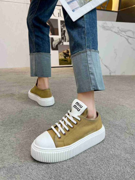 Miu Miu sneakers beige in tessuto Canvas