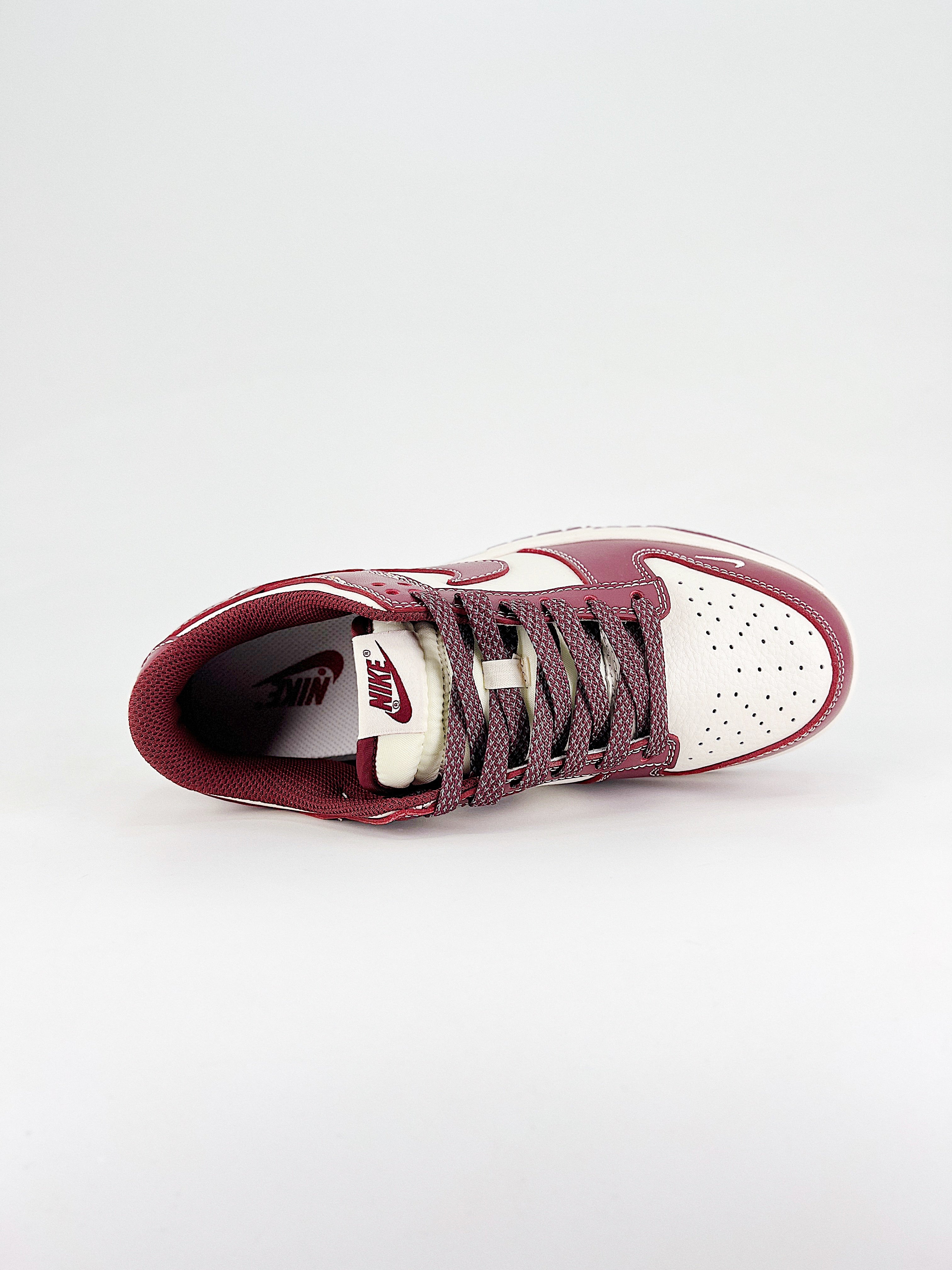 Nike New Dunk SB Low mod. Stussy bordeaux