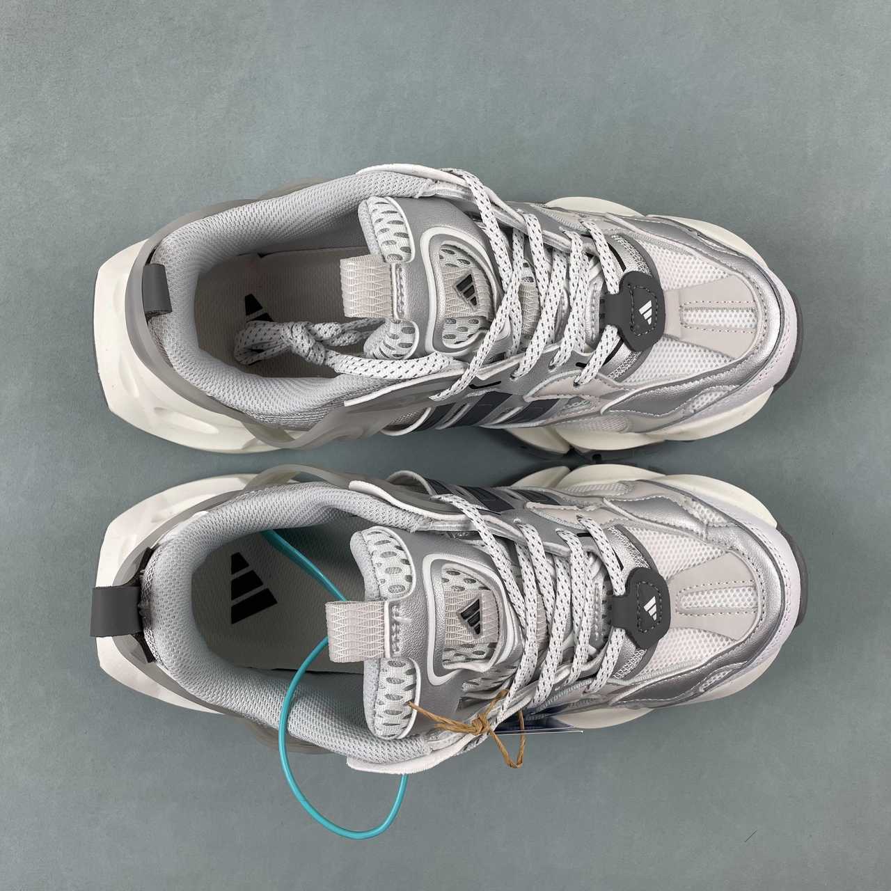 Adidas XLG Runner Deluxe sneakers grey silver white