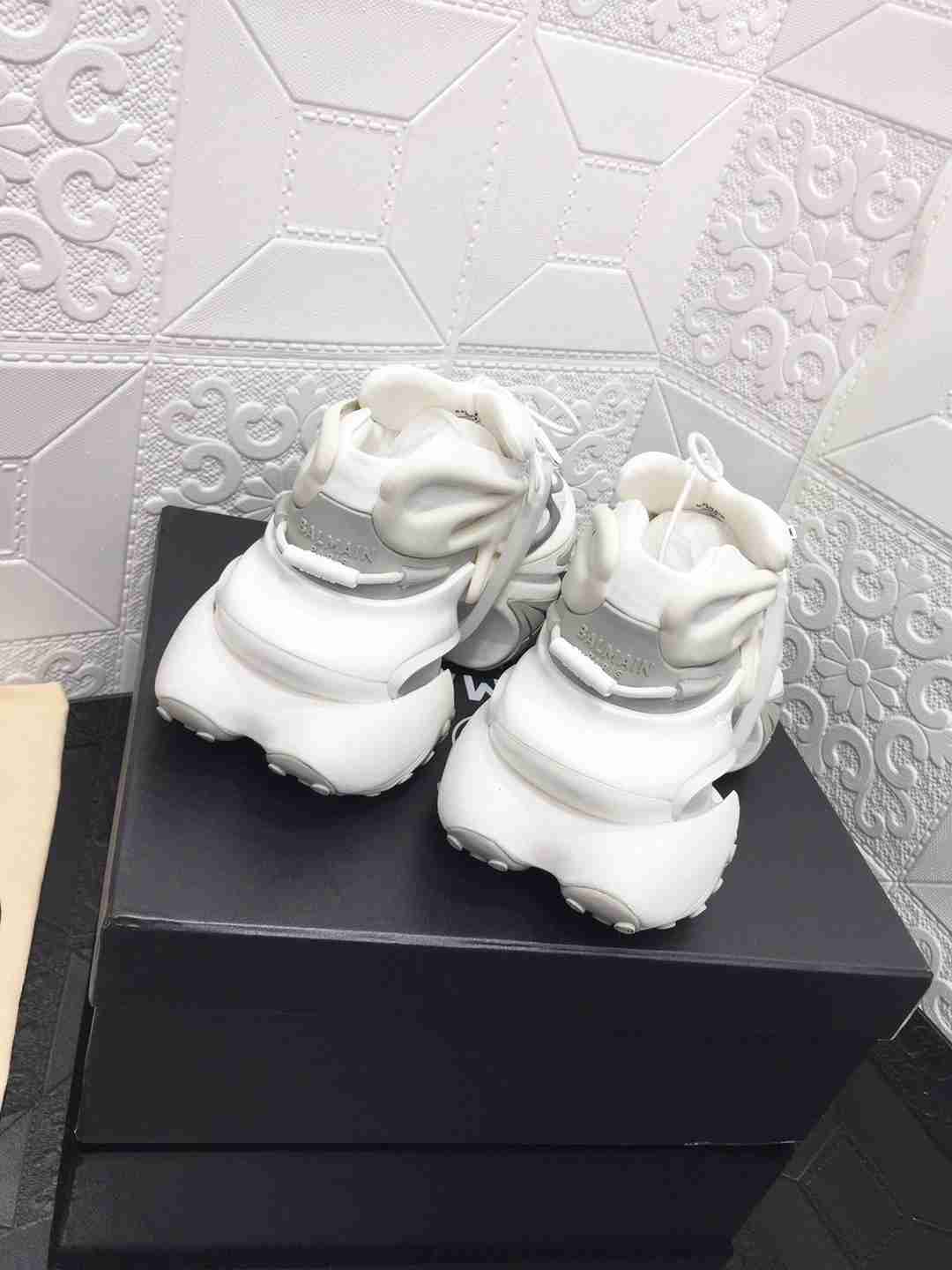 Balmain Unicorn bianco
