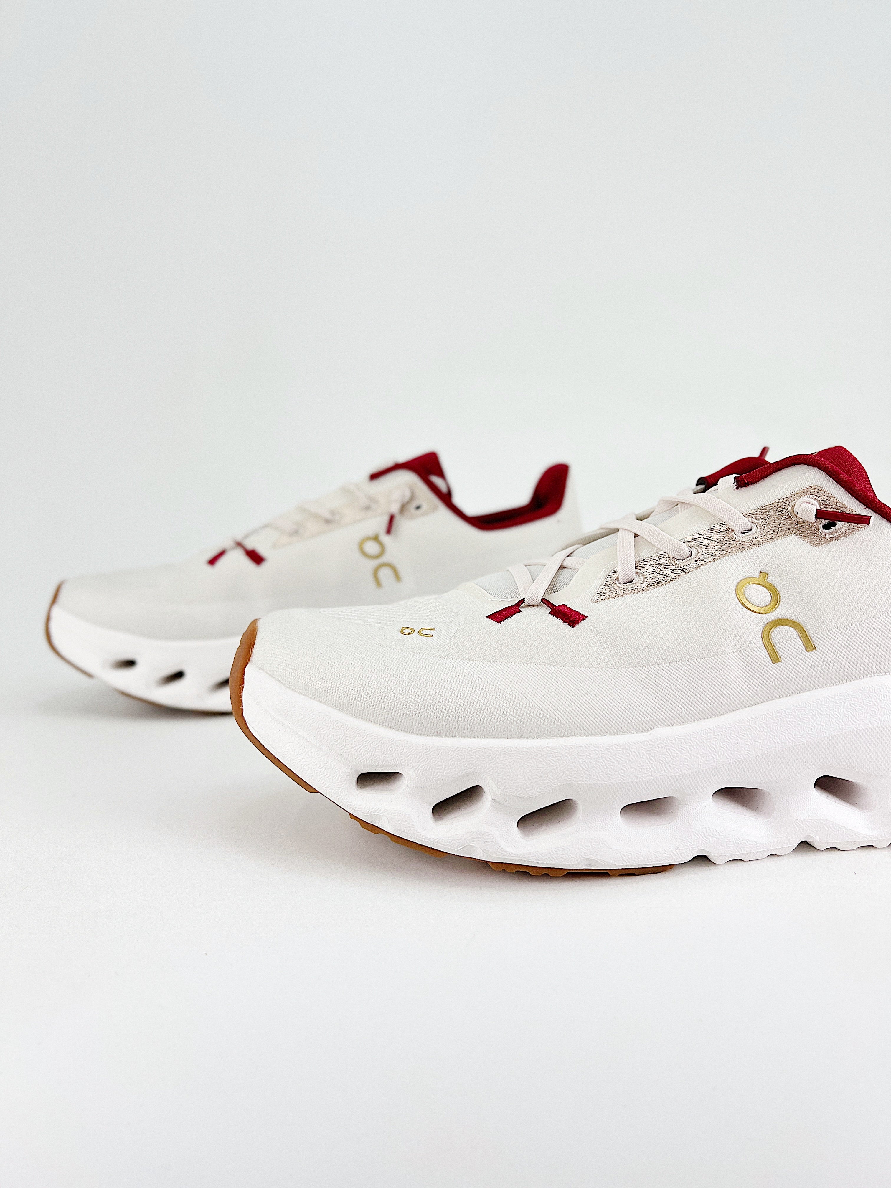 On Cloud Running Cloudtilt Pearl Ivory