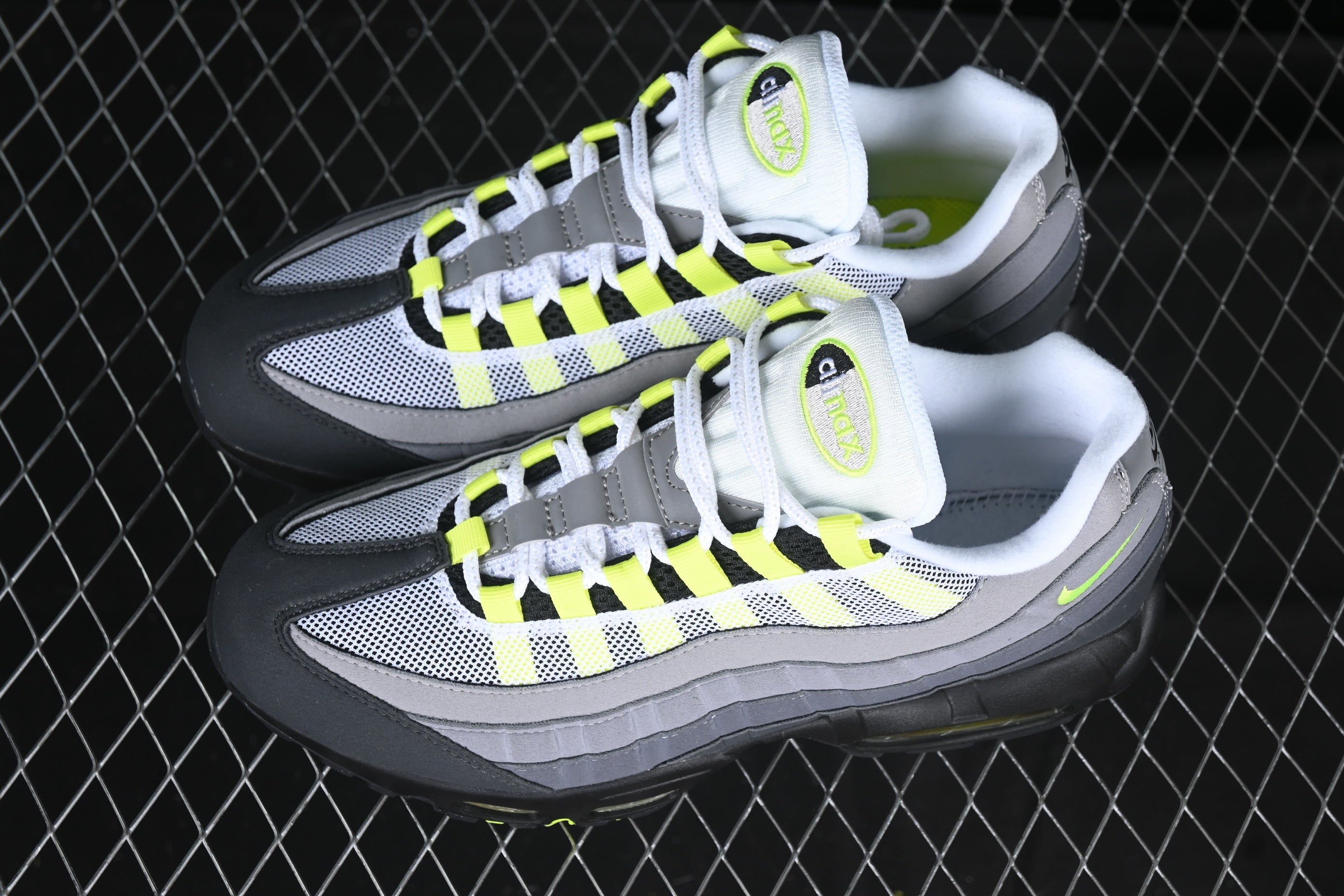 Nike Air Max 95 OG black neon yellow