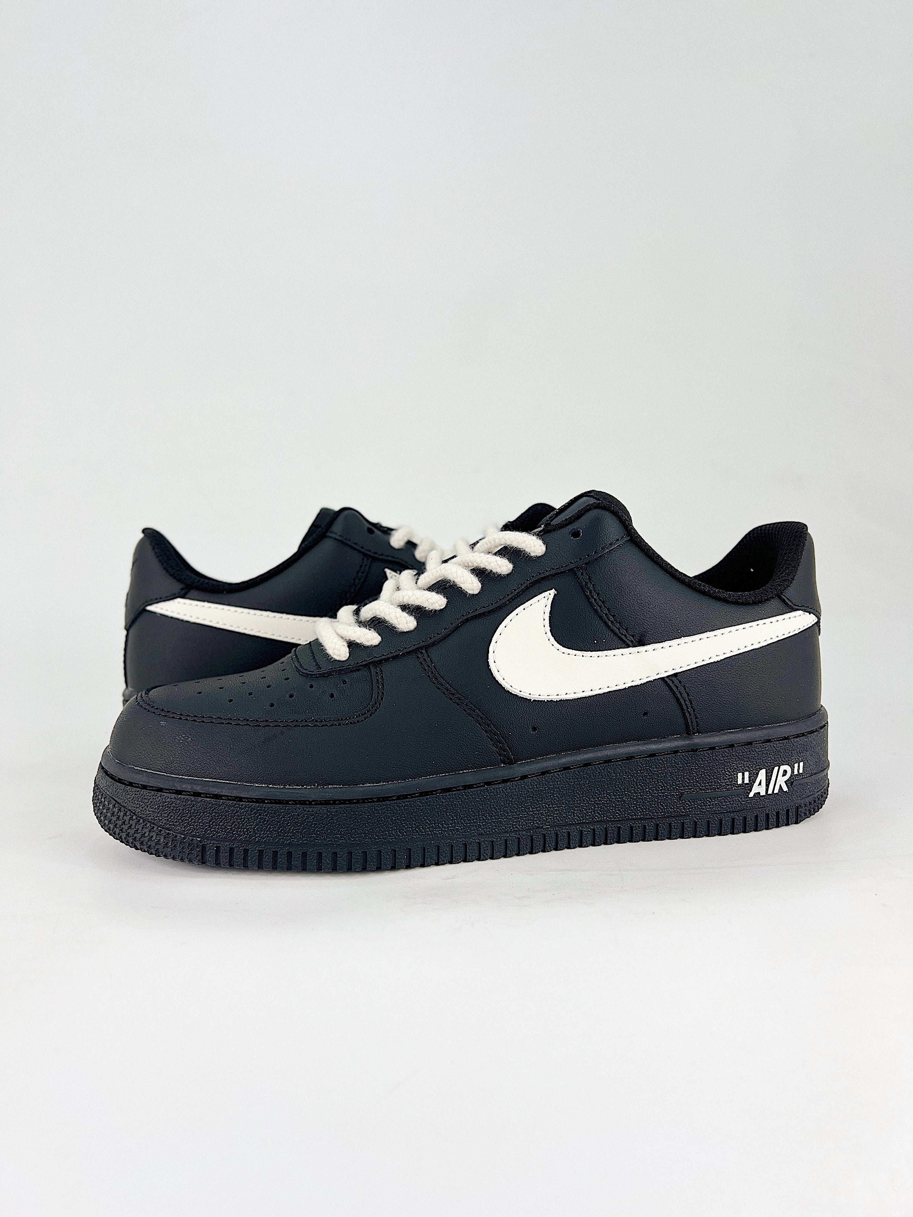Nike Air Force 1 Low Black Swoosh White
