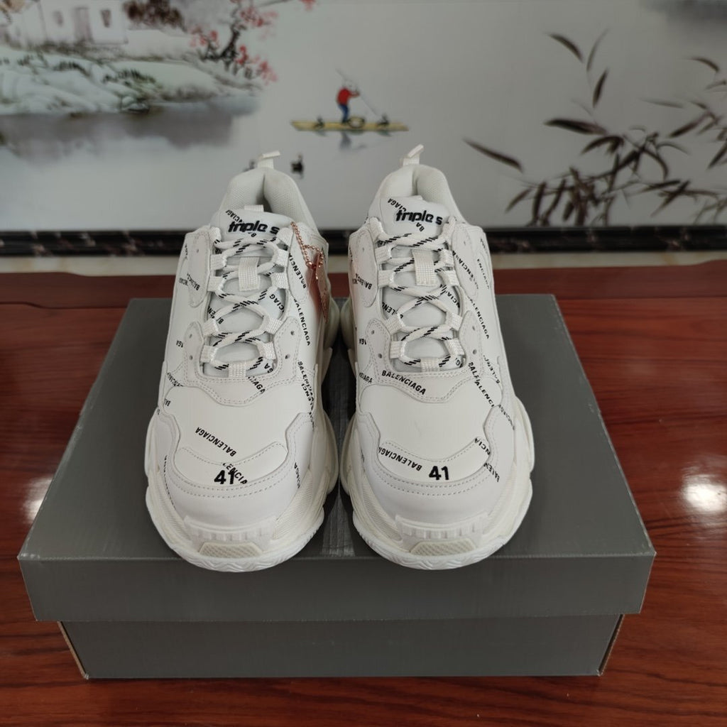 Balenciaga Sneakers Triple S all over logo bianco - VIBES MILANO