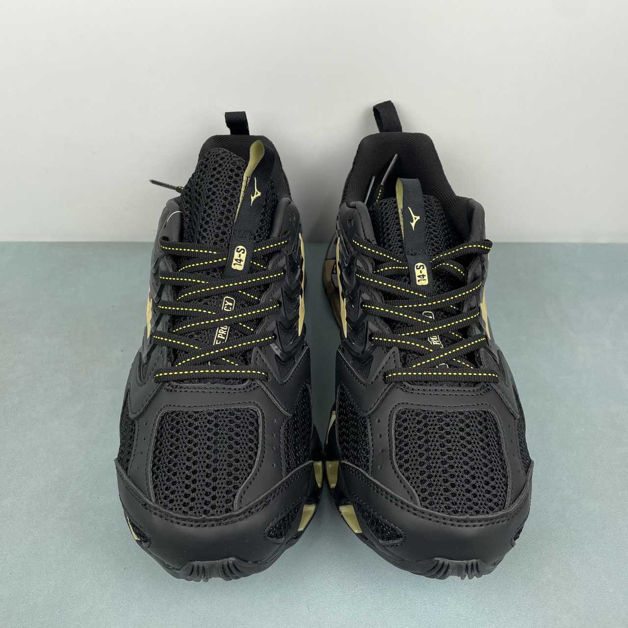 Mizuno Wave Prophecy sneakers nero gold