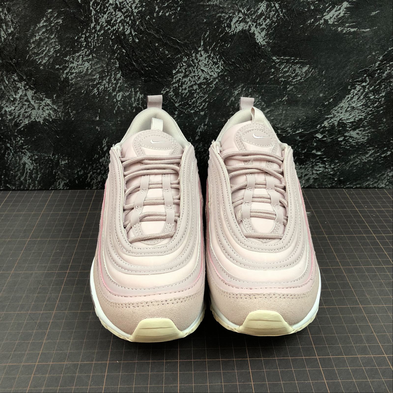 Nike Air Max 97 Plum Chalk/Light Cream