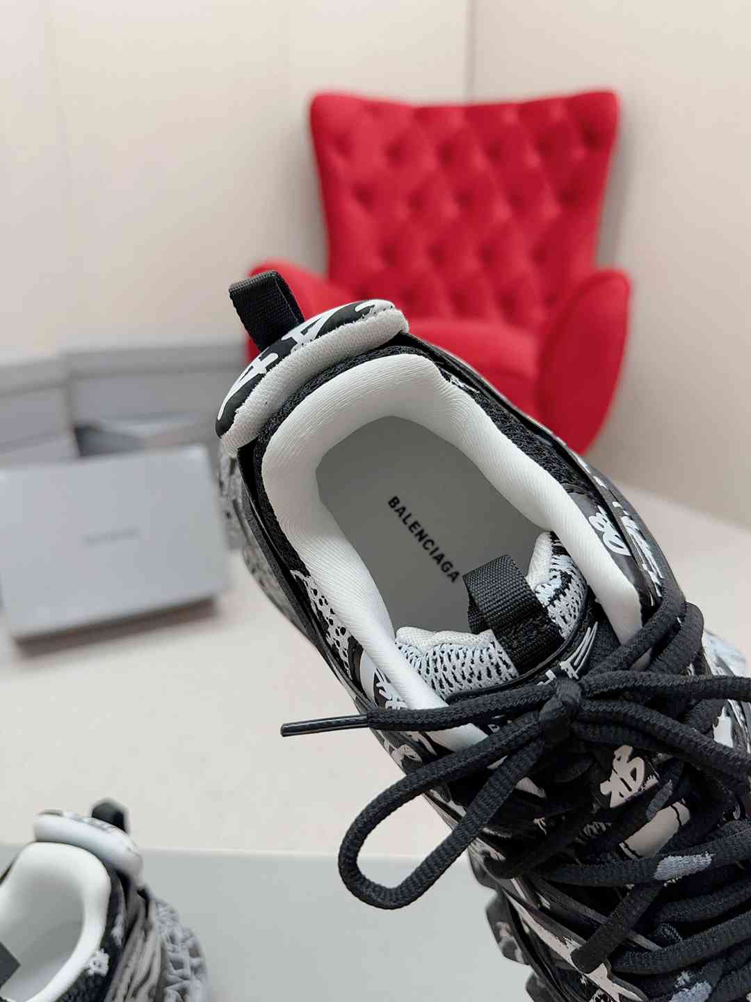 Balenciaga Sneakers Track 3.0 Graffiti