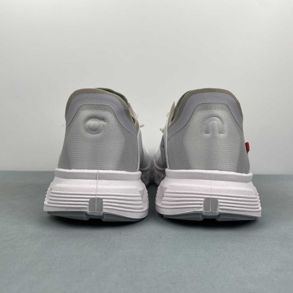 On Cloud 6 Coast sneakers da running e streetwear white glacier - VIBES MILANO