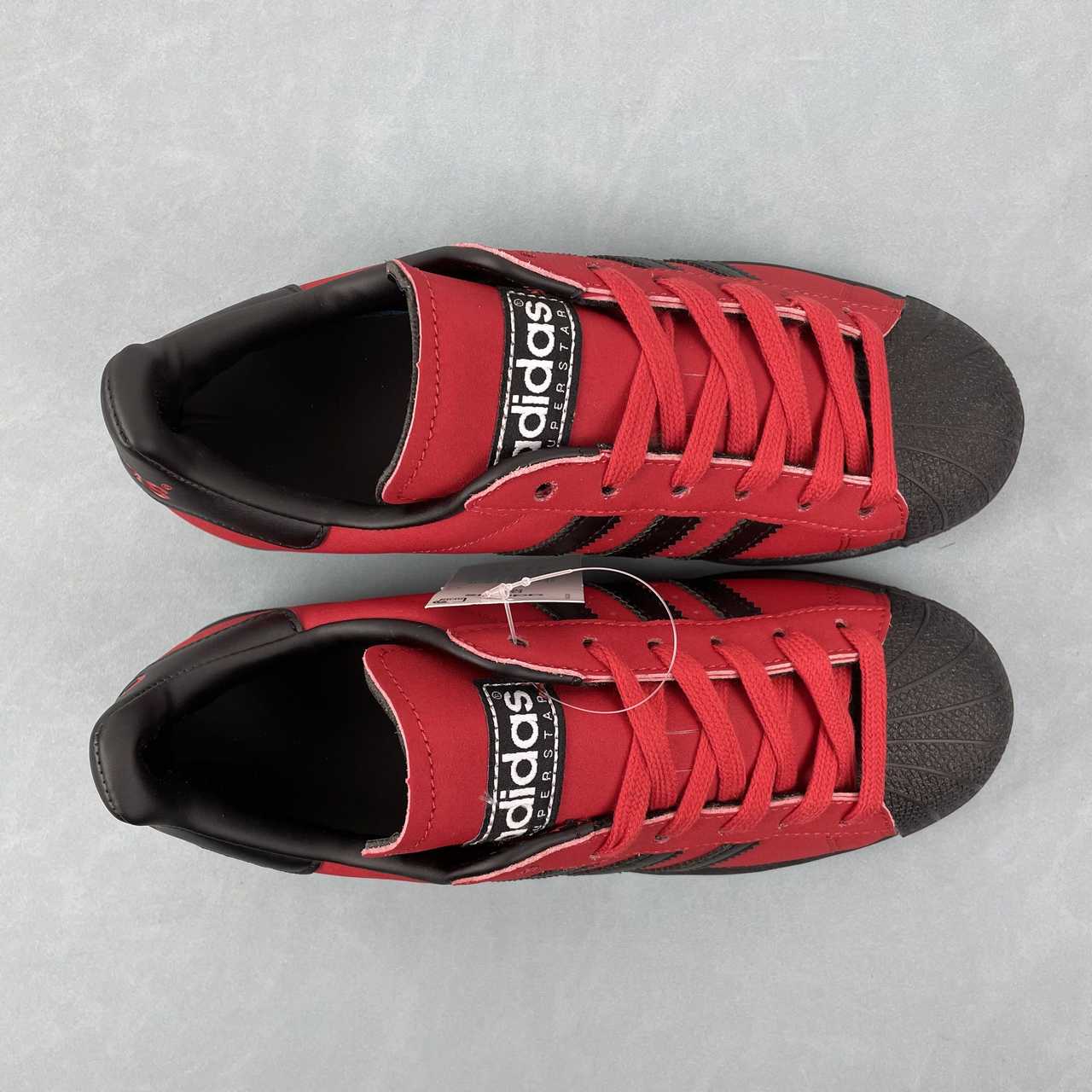 Adidas Originals Superstar rosso mod. IG9275 (modello destinato al mercato estero)