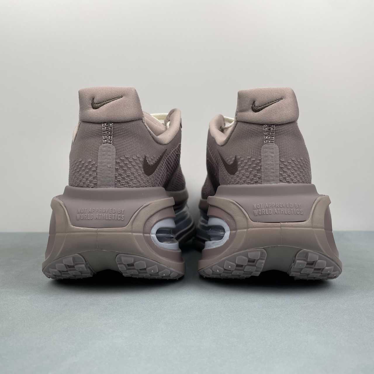 Nike Vomero Premium light brown - VIBES MILANO