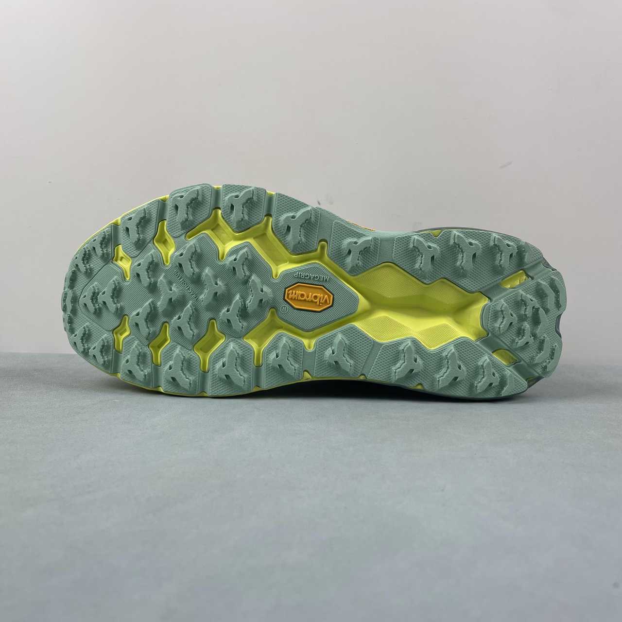 Hoka One Speedgoat 5 grigio giallo