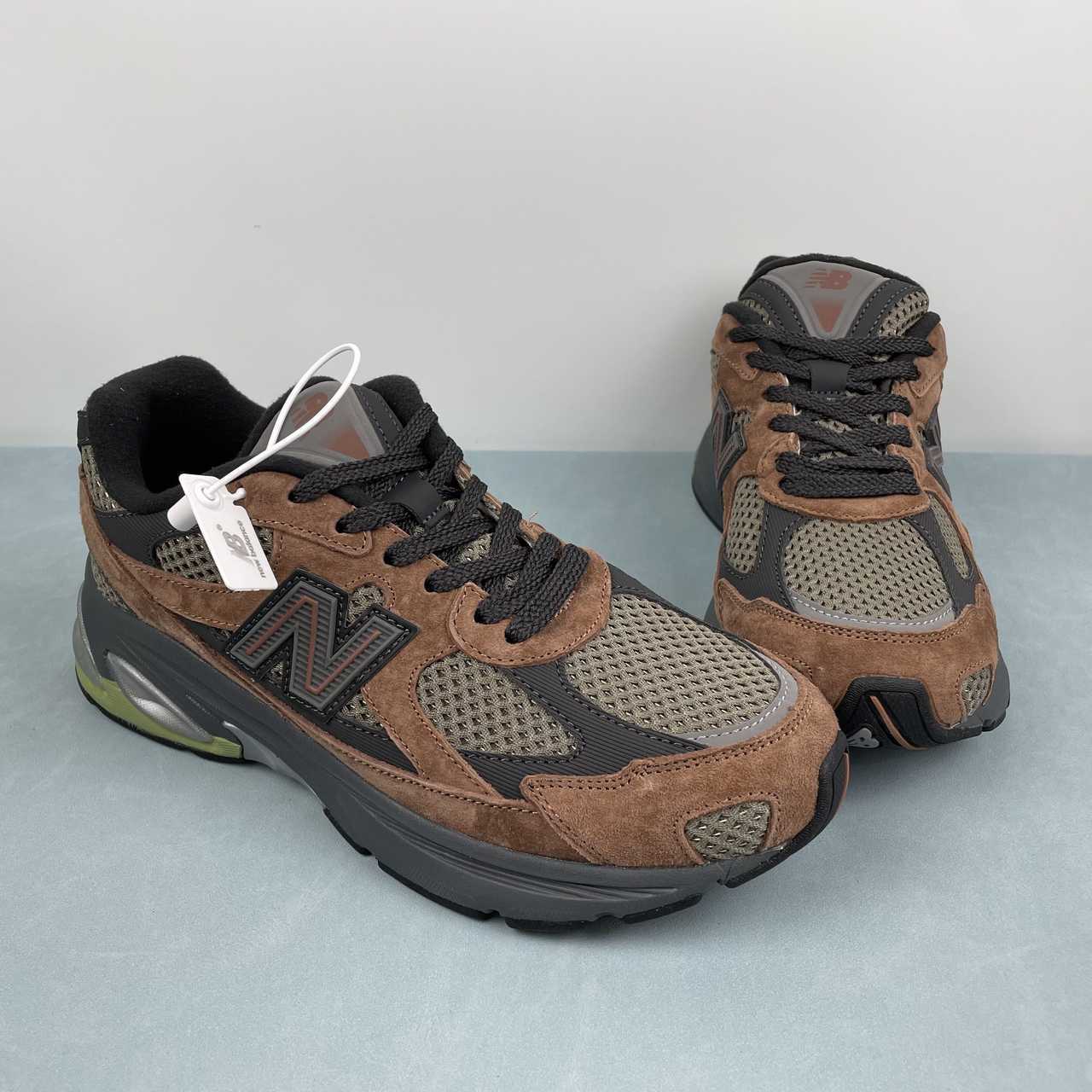 New Balance 2010 Taupe Brown