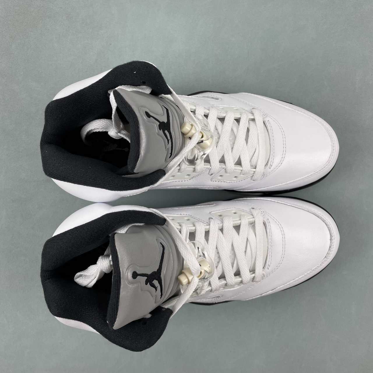 Nike Air Jordan 5 Retro White & Black Reverse Metallic - VIBES MILANO