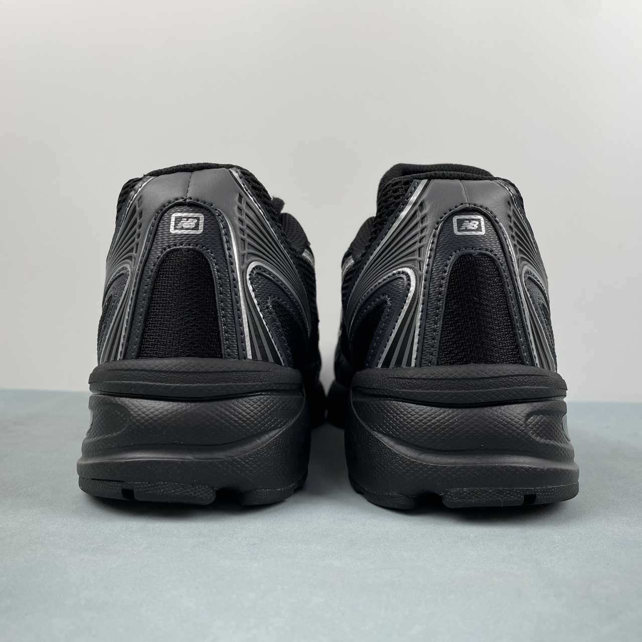 New Balance NB 740 Black Silver Metallic