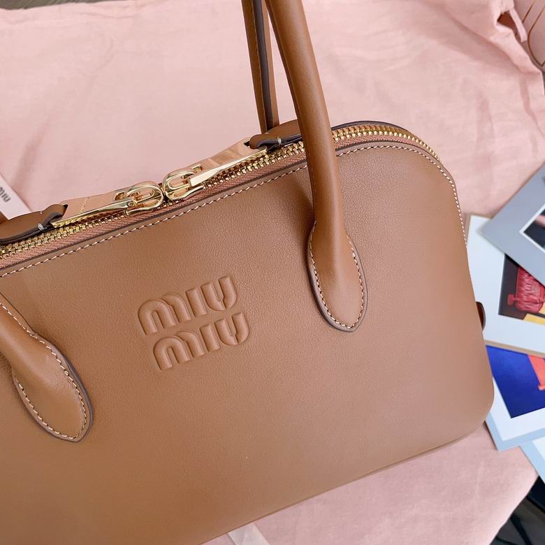 Miu Miu Shell Bag in pelle