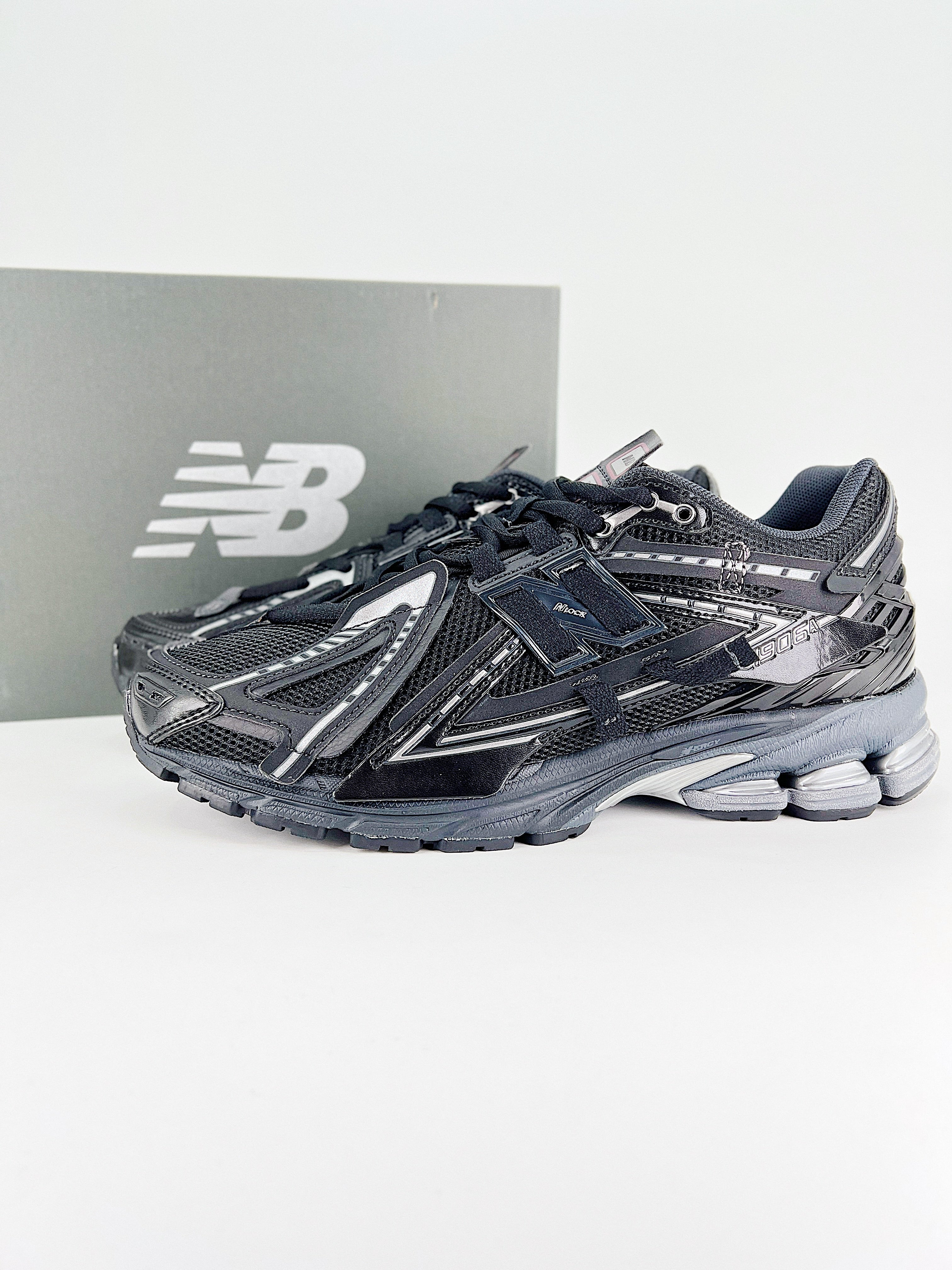 New Balance NB M1906R Refined Future Black