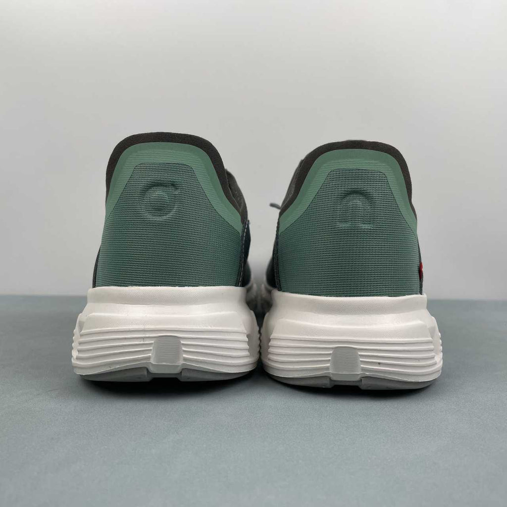 On Cloud 6 Coast sneakers da running e streetwear verde bosco - VIBES MILANO