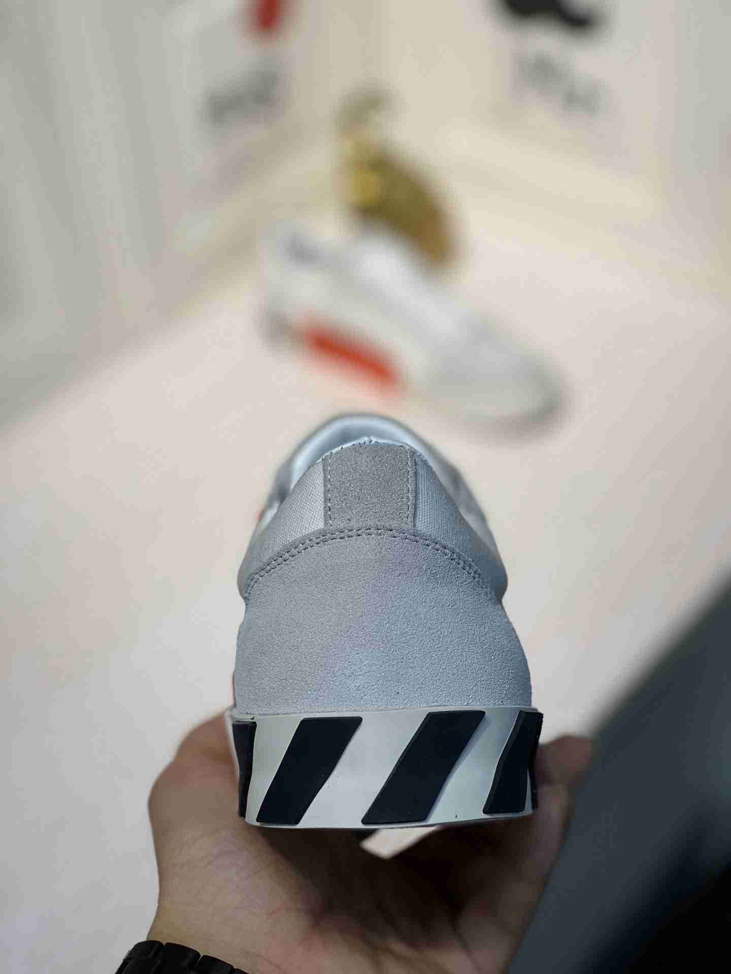 Off-White c/o Virgil Abloh inserti scamosciati